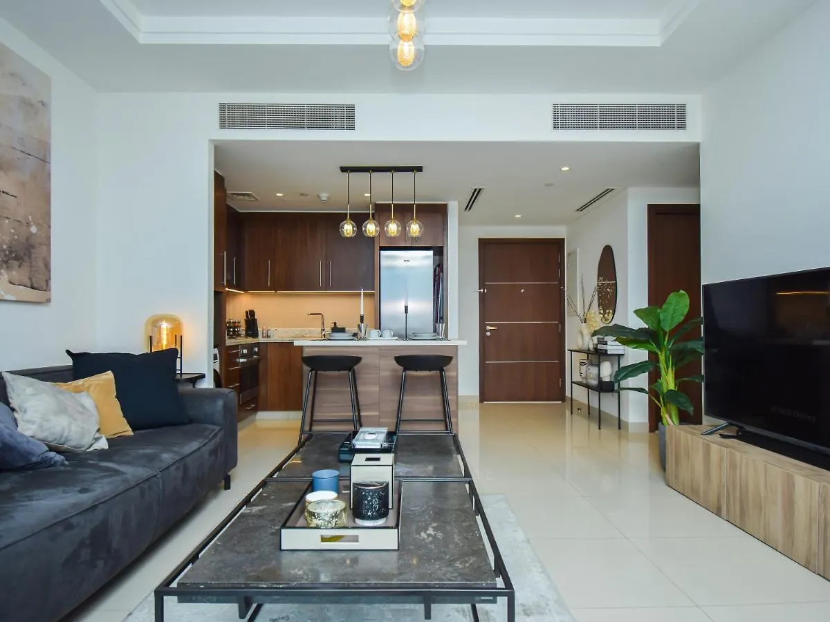 Luxurious 1 Bedroom Boulevard Point Dubai Mall Access Apartment